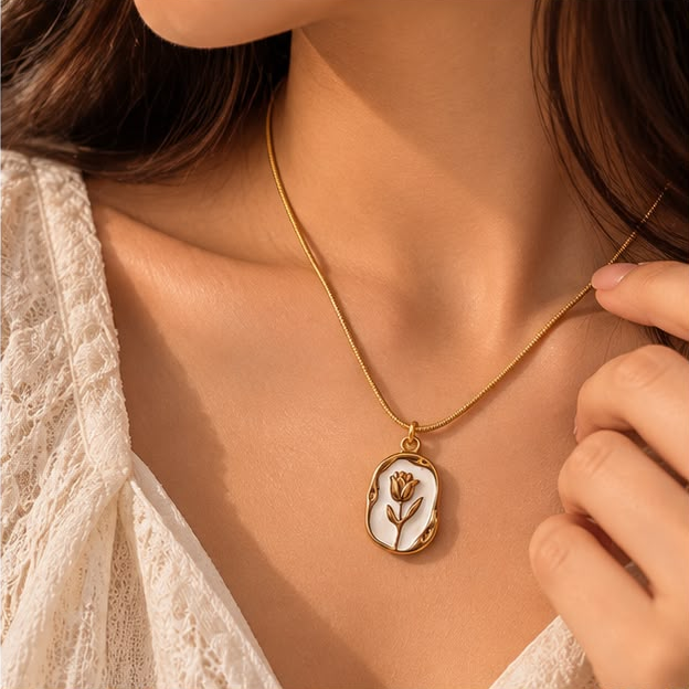 Bloom Cameo Pendant Necklace
