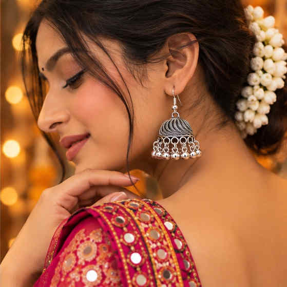 Desi Diva Jhumkas