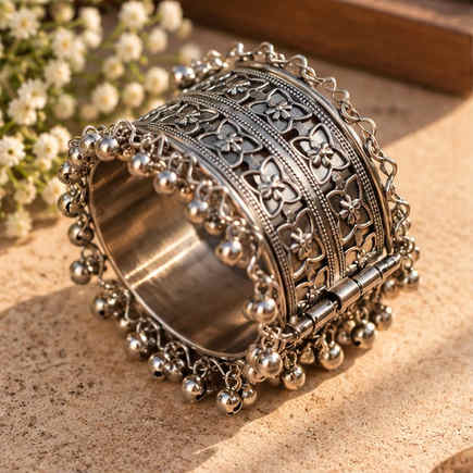 Royal Noor Oxidised Kada