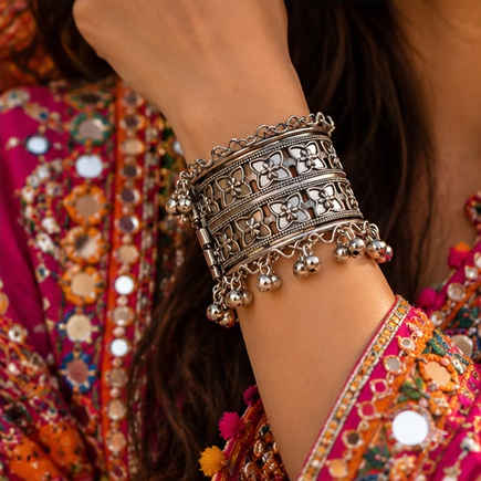 Royal Noor Oxidised Kada