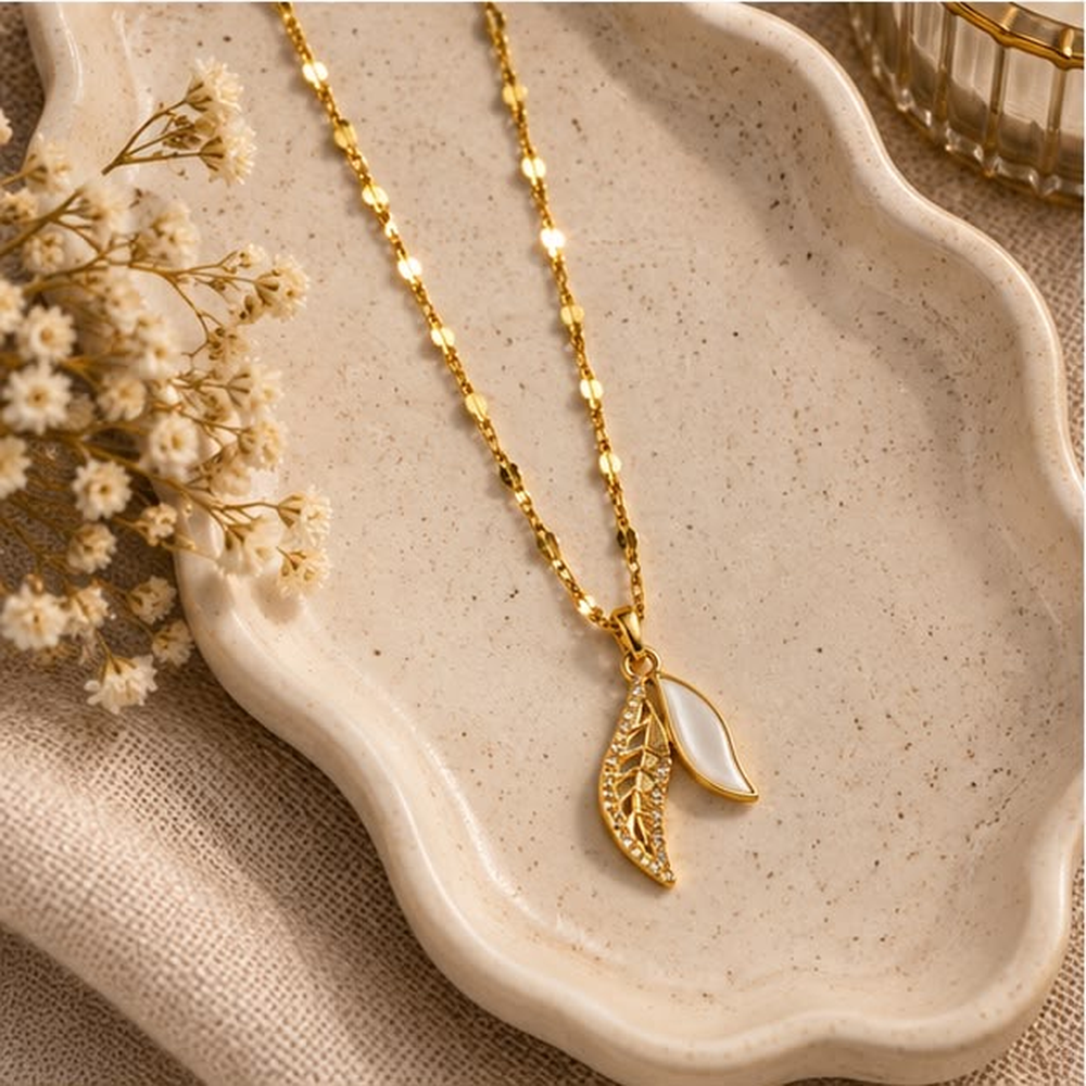 Serena Leaf Necklace