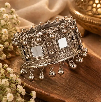 Aaina Royale Oxidised Kada