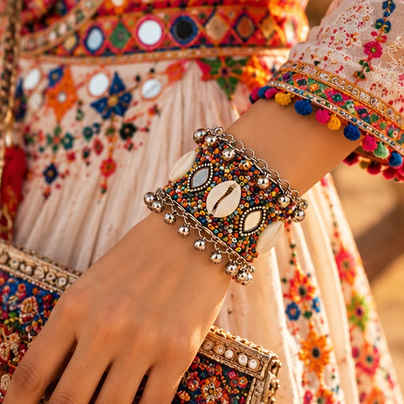 Boho Fiesta Shell Kada