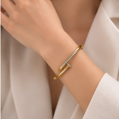 Élan Nail Crystal Cuff
