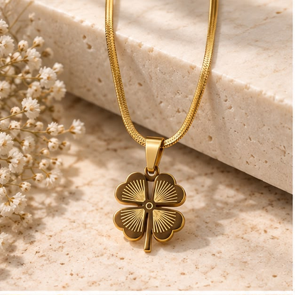 Clover Bloom Necklace