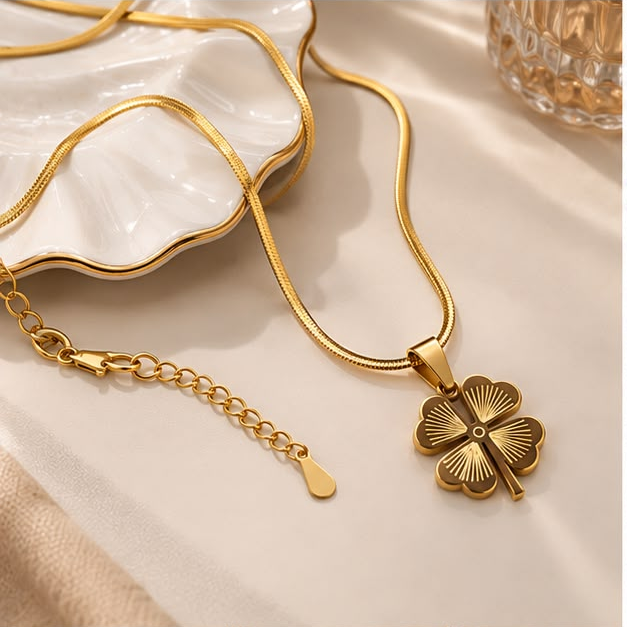 Clover Bloom Necklace
