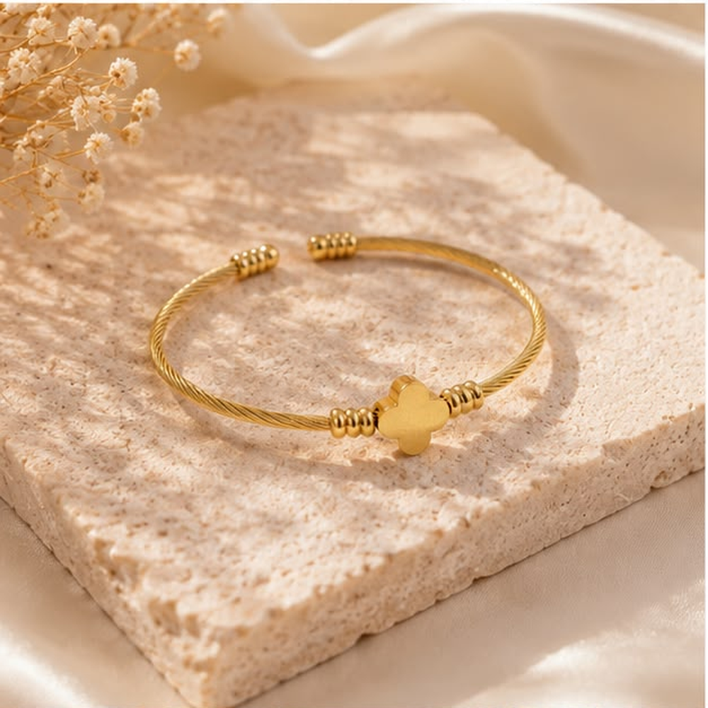 Clover Grace Bracelet