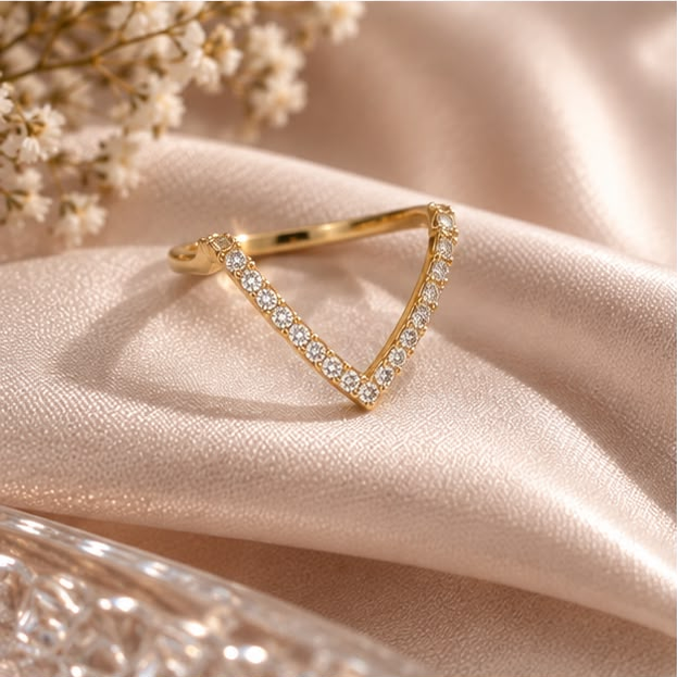 Crystal Luxe V Ring