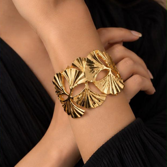 Elara Leaf Cuff
