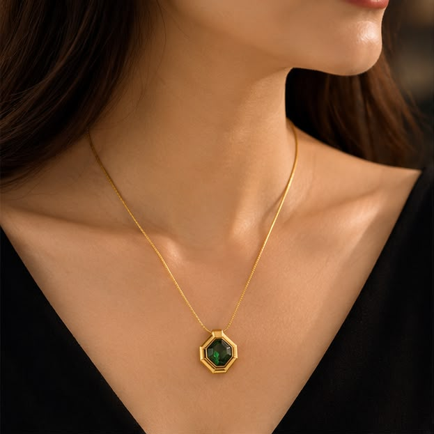 Emerland Elara Necklace