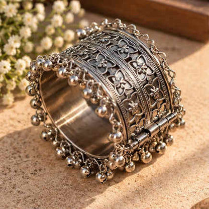 Royal Noor Oxidised Kada