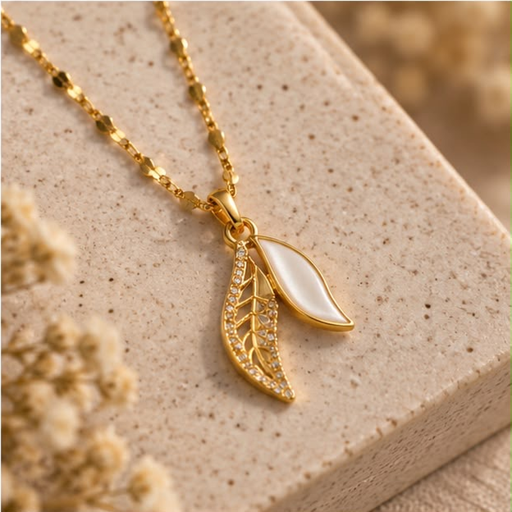 Serena Leaf Necklace