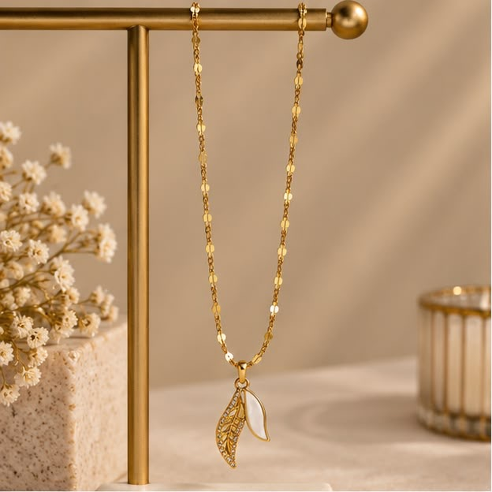 Serena Leaf Necklace